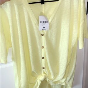 Trendy yellow blouse